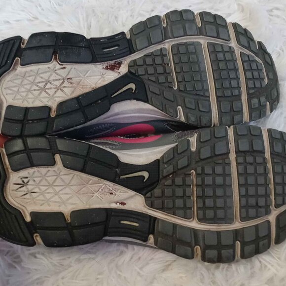 Nike Revolution Size 7 - Picture 9 of 11